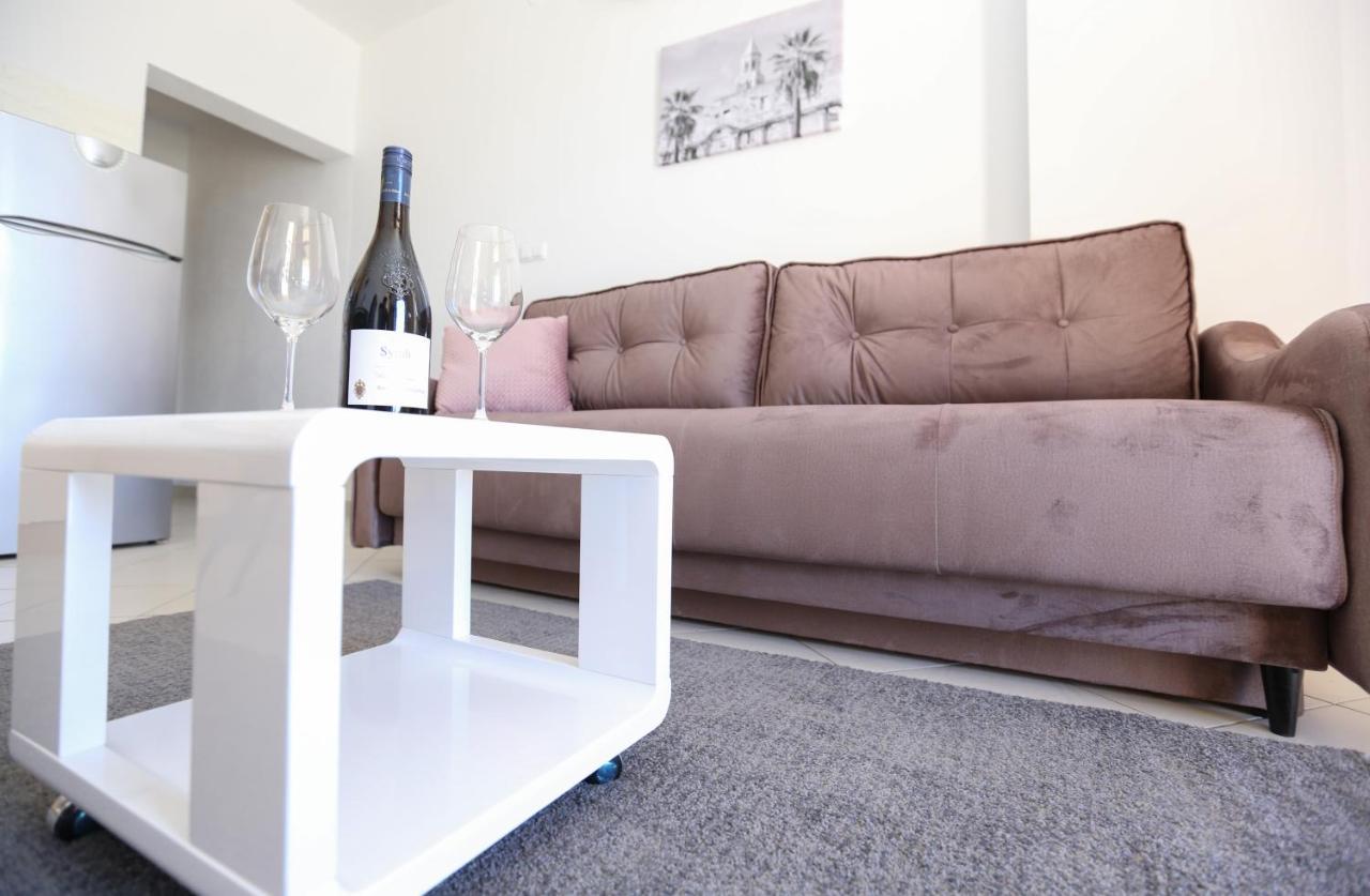 Apartmani Guto Podstrana Eksteriør billede
