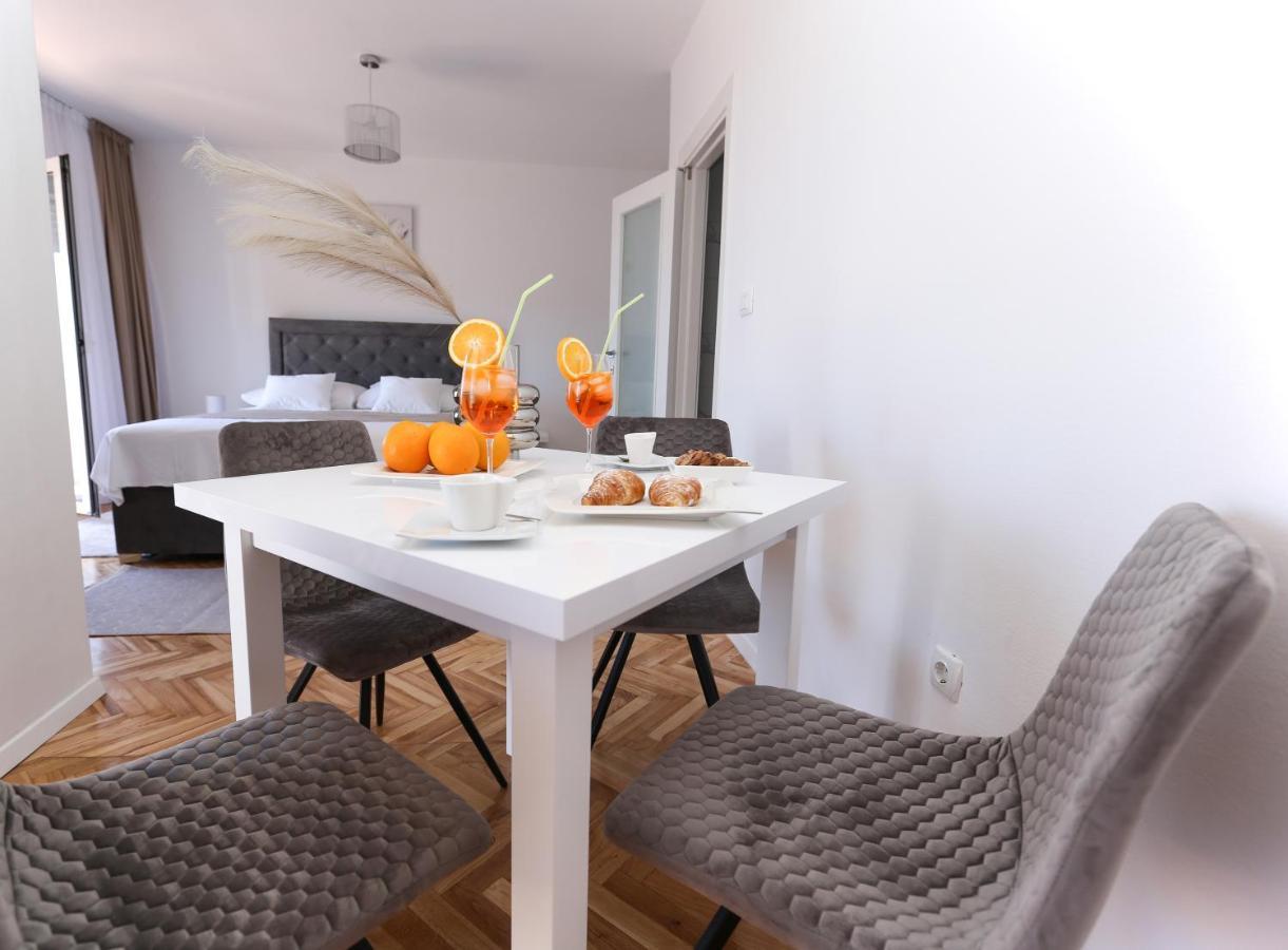 Apartmani Guto Podstrana Eksteriør billede