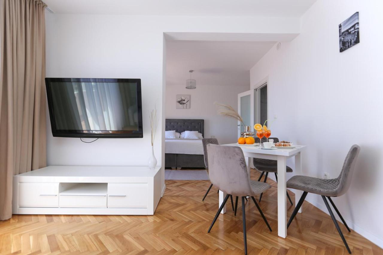 Apartmani Guto Podstrana Eksteriør billede