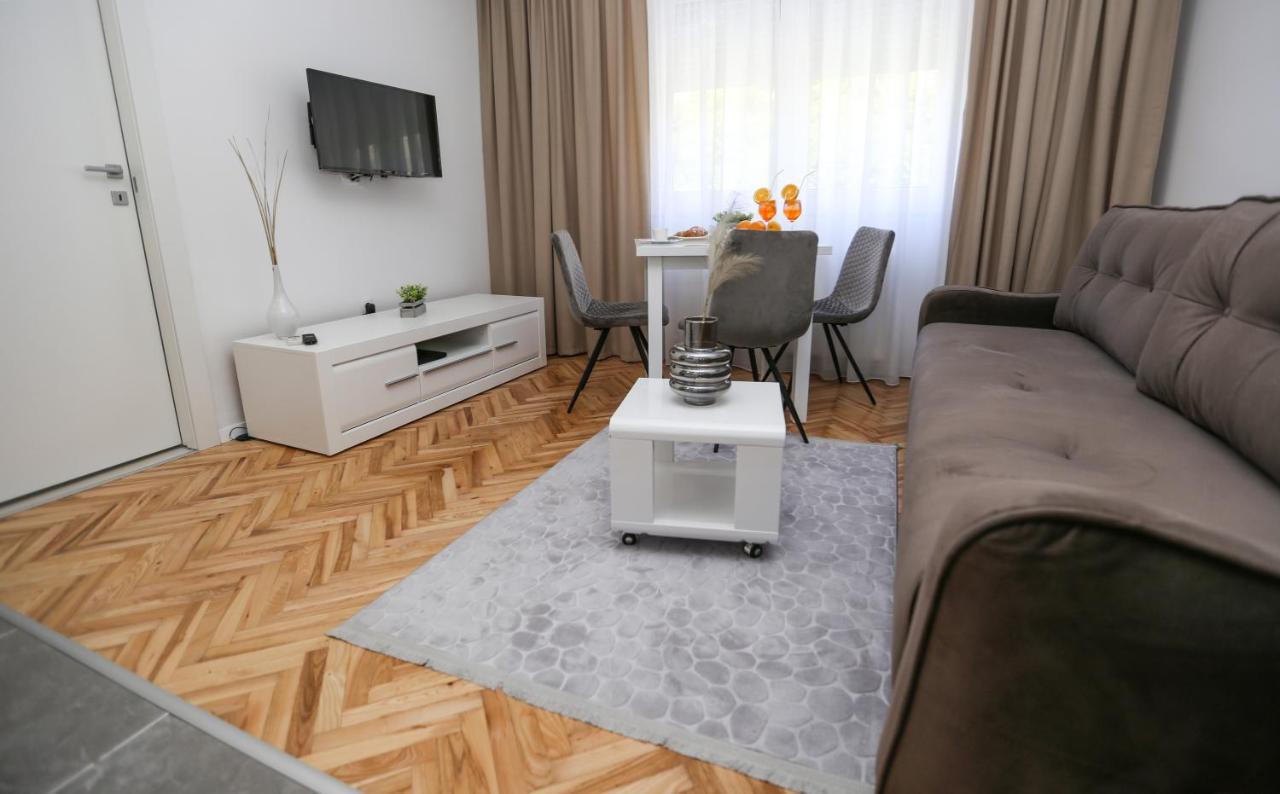 Apartmani Guto Podstrana Eksteriør billede